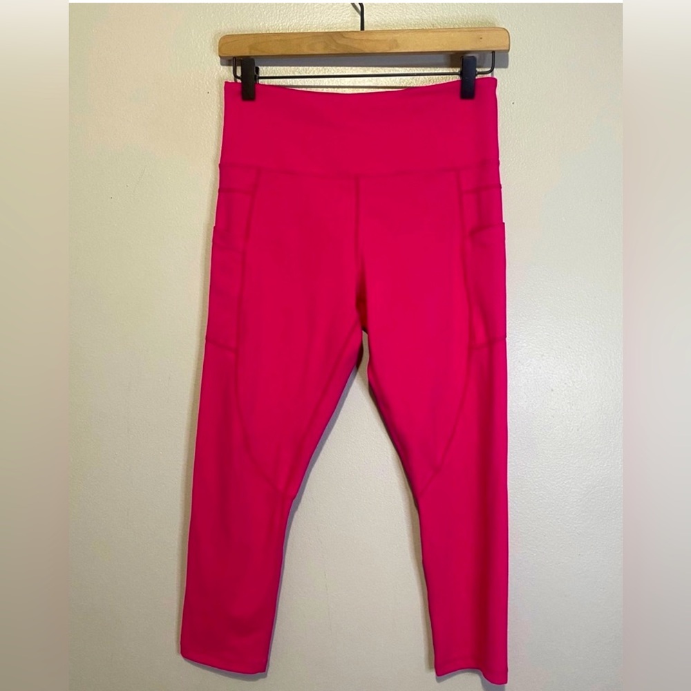 Zyia Active Leggings Size 4 Hot Pink Light N Tight
Capri Hi-Rise Side Pockets